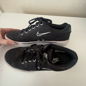 Nike Black and White Casual Sneakers